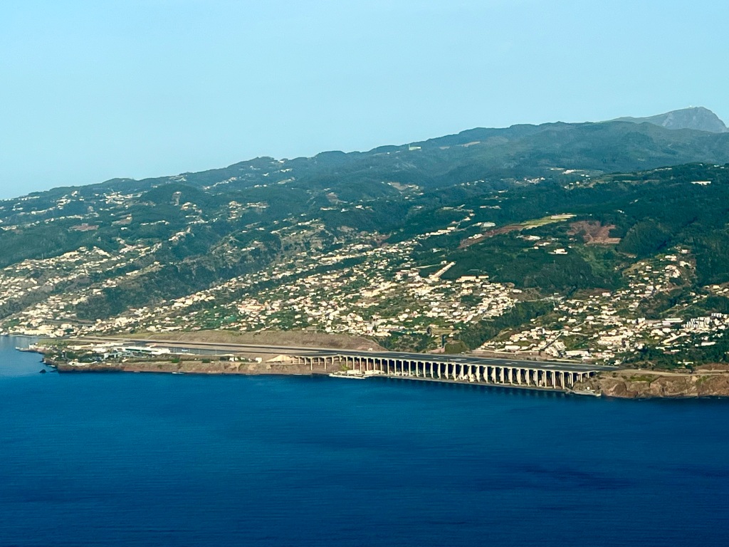 Madeira Airport (LPMA/FNC)